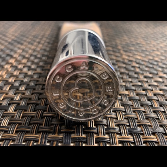 BECCA Cosmetics Skin Love Weightless Blur Foundation - Picture 4 of 5